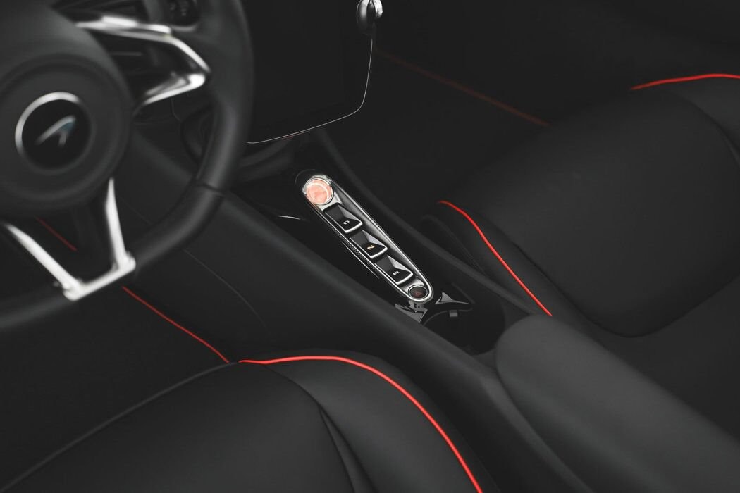 2025 McLaren Artura Vision - Photo 34