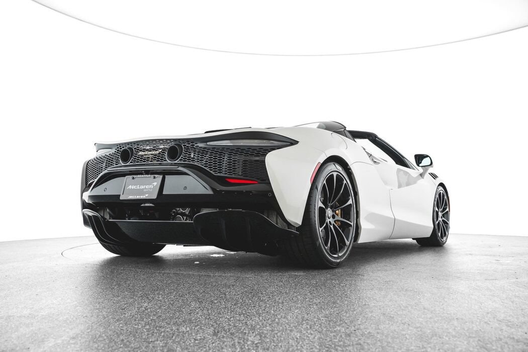 2025 McLaren Artura Vision - Photo 42