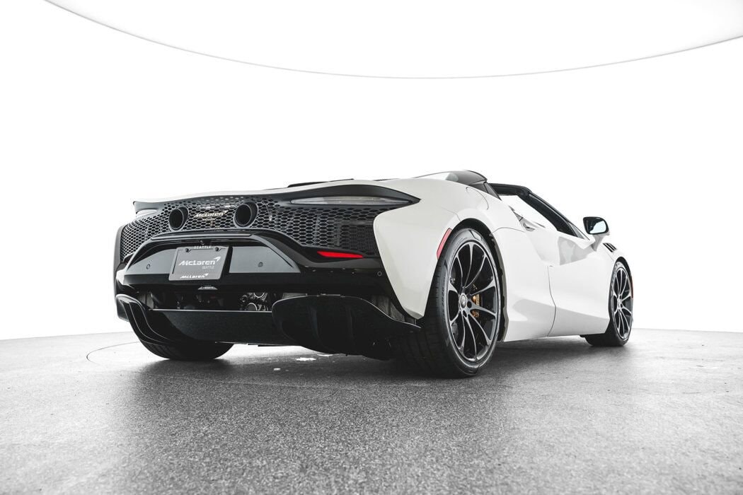 2025 McLaren Artura - Photo 42