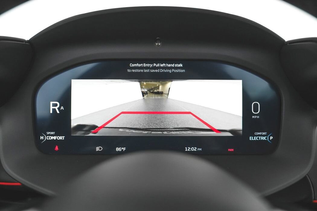 2025 McLaren Artura - Photo 14