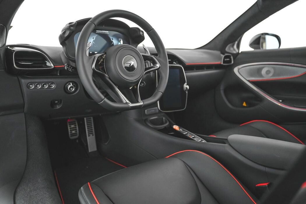 2025 McLaren Artura - Photo 9