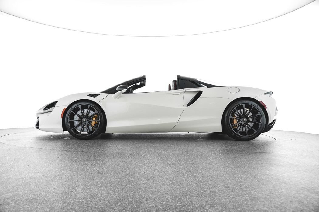 2025 McLaren Artura Vision - Photo 20