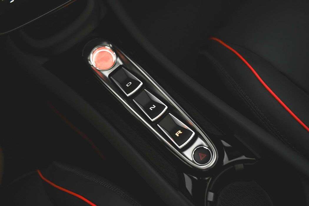 2025 McLaren Artura Vision - Photo 13