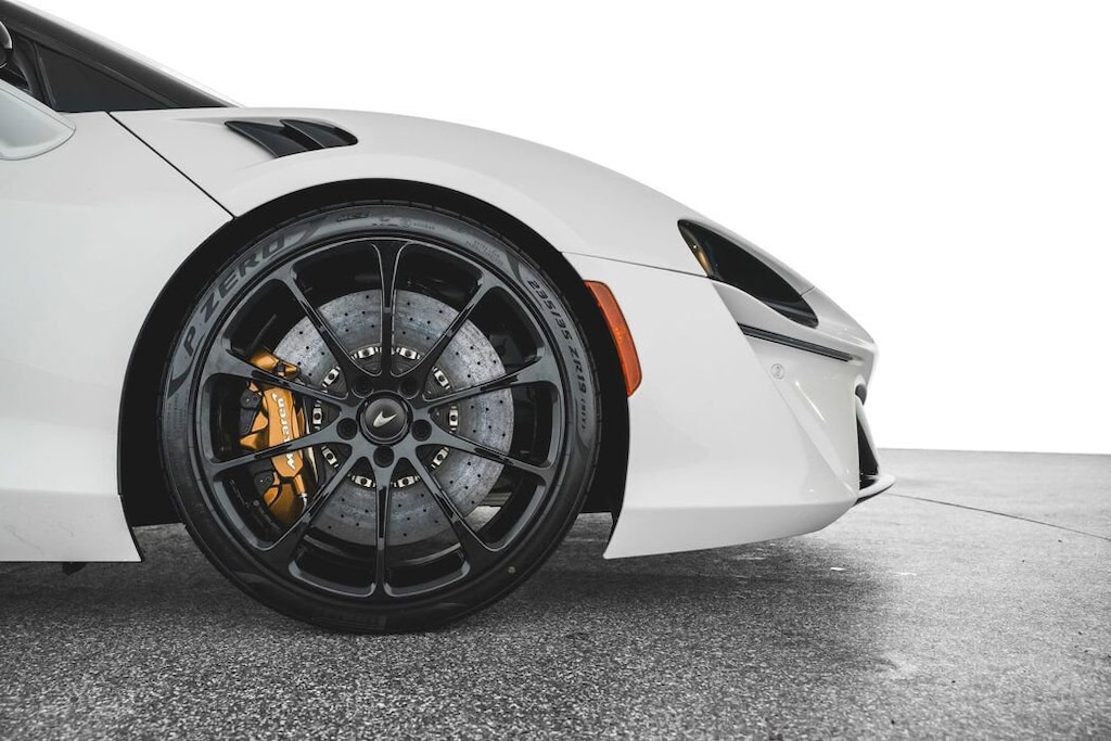 New 2025 McLaren Artura Coupe