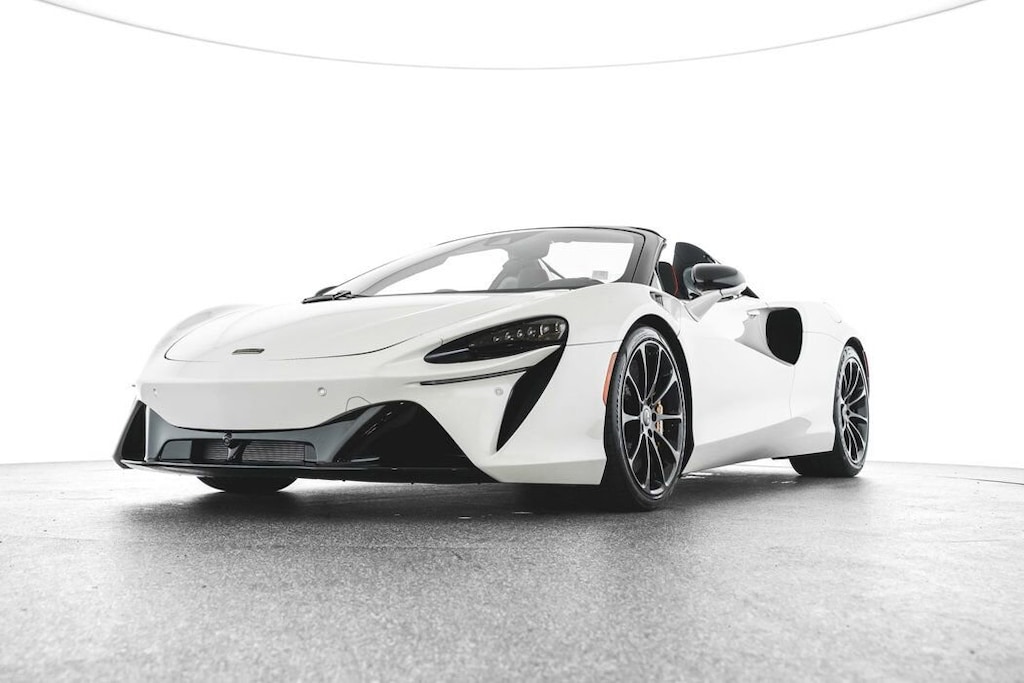 New 2025 McLaren Artura Coupe