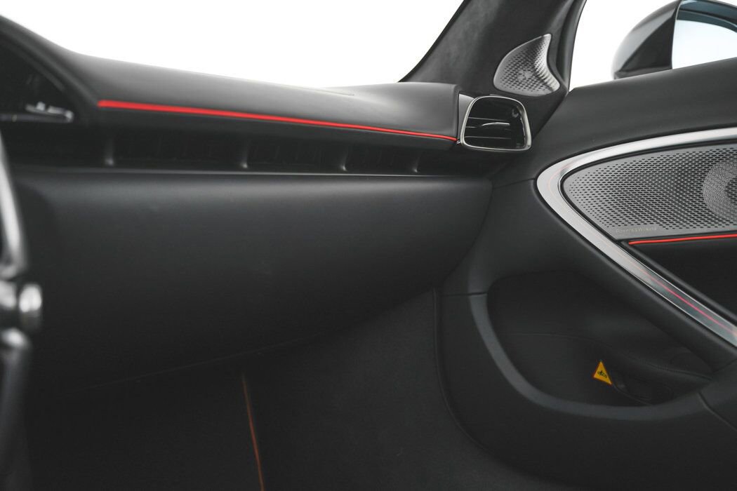 2025 McLaren Artura - Photo 23