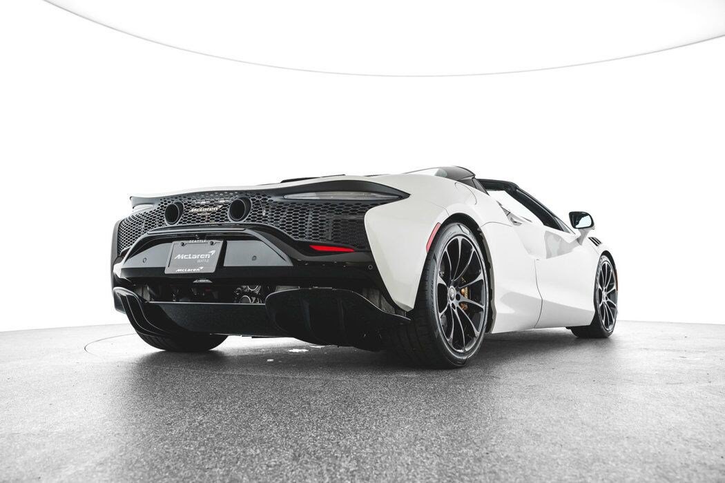 2025 McLaren Artura Vision - Photo 41