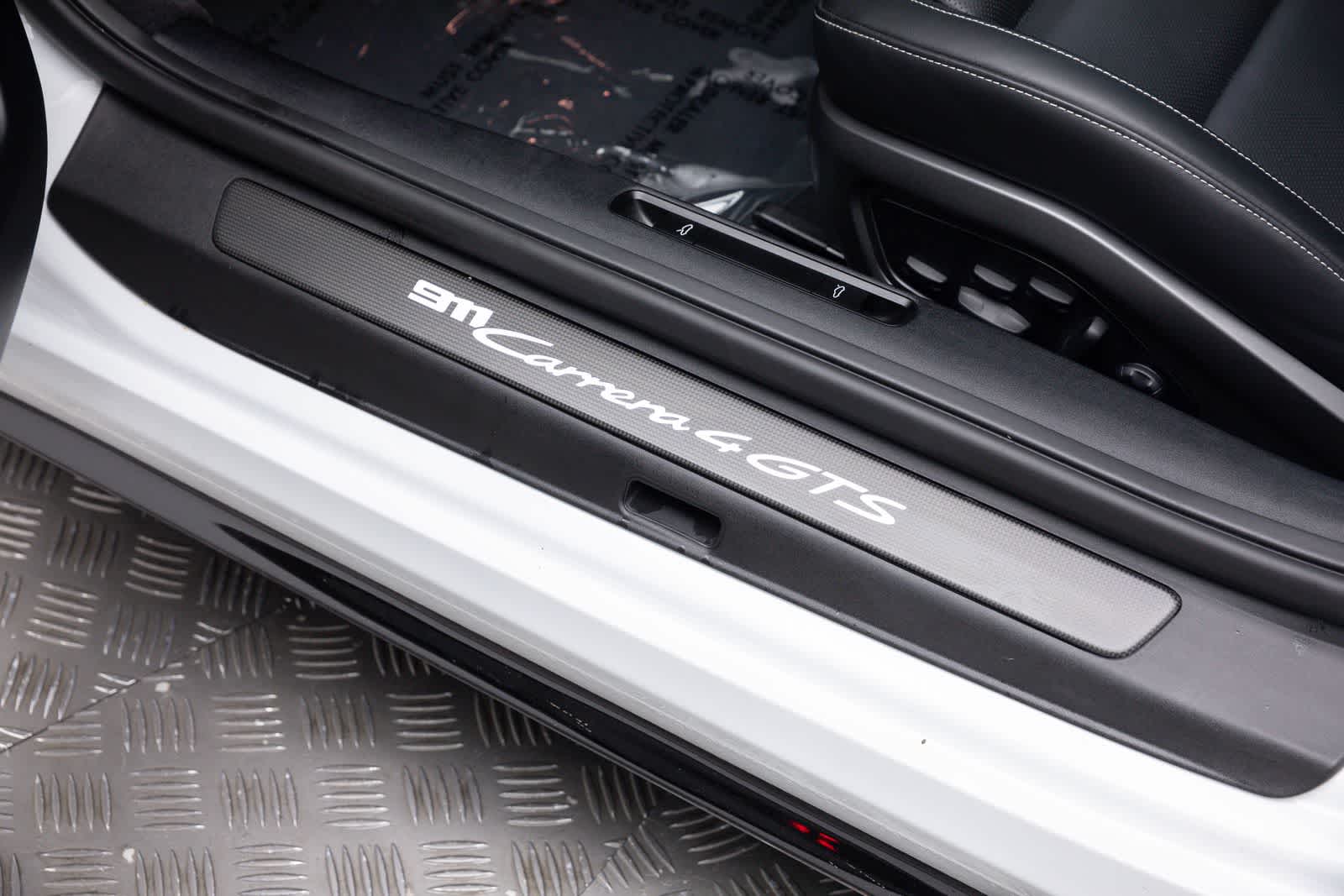Thumbnail: 2025 Porsche 911 - 25