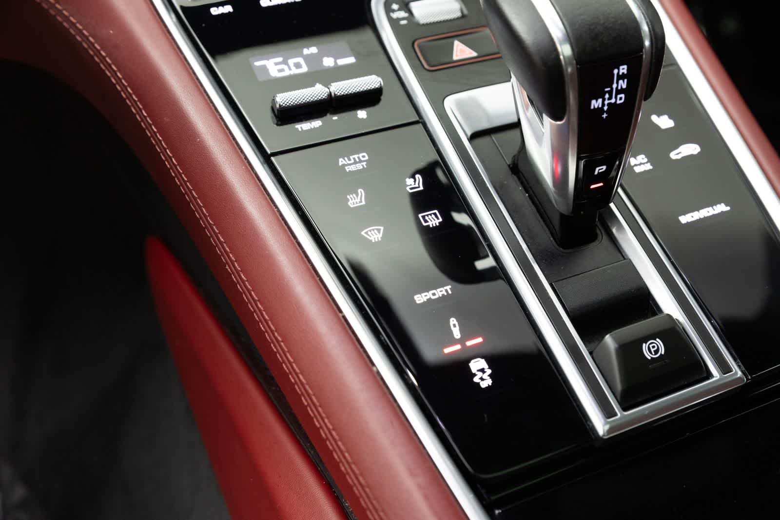 Thumbnail: 2023 Porsche Panamera - 40