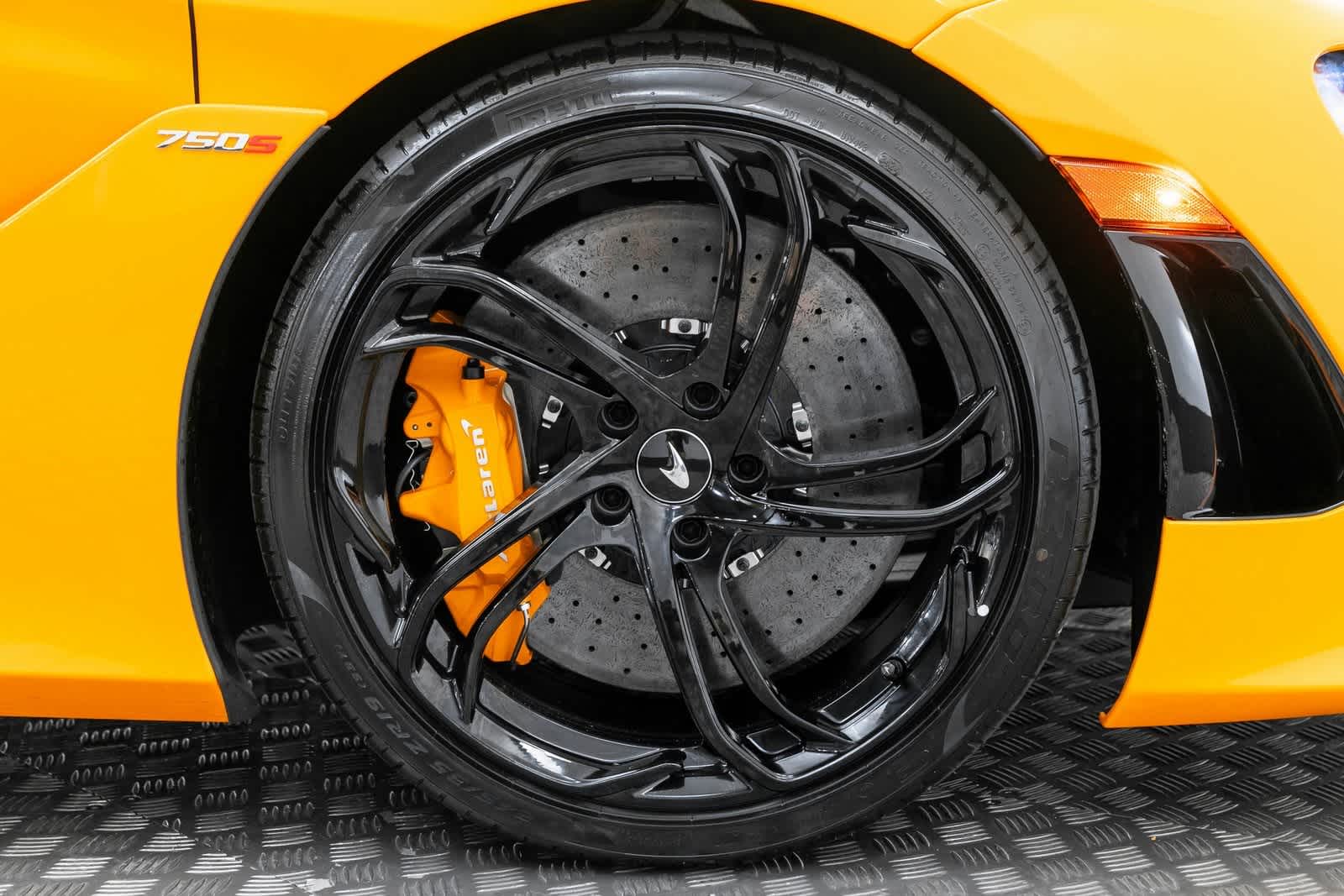 Thumbnail: 2025 Mclaren 750S - 40