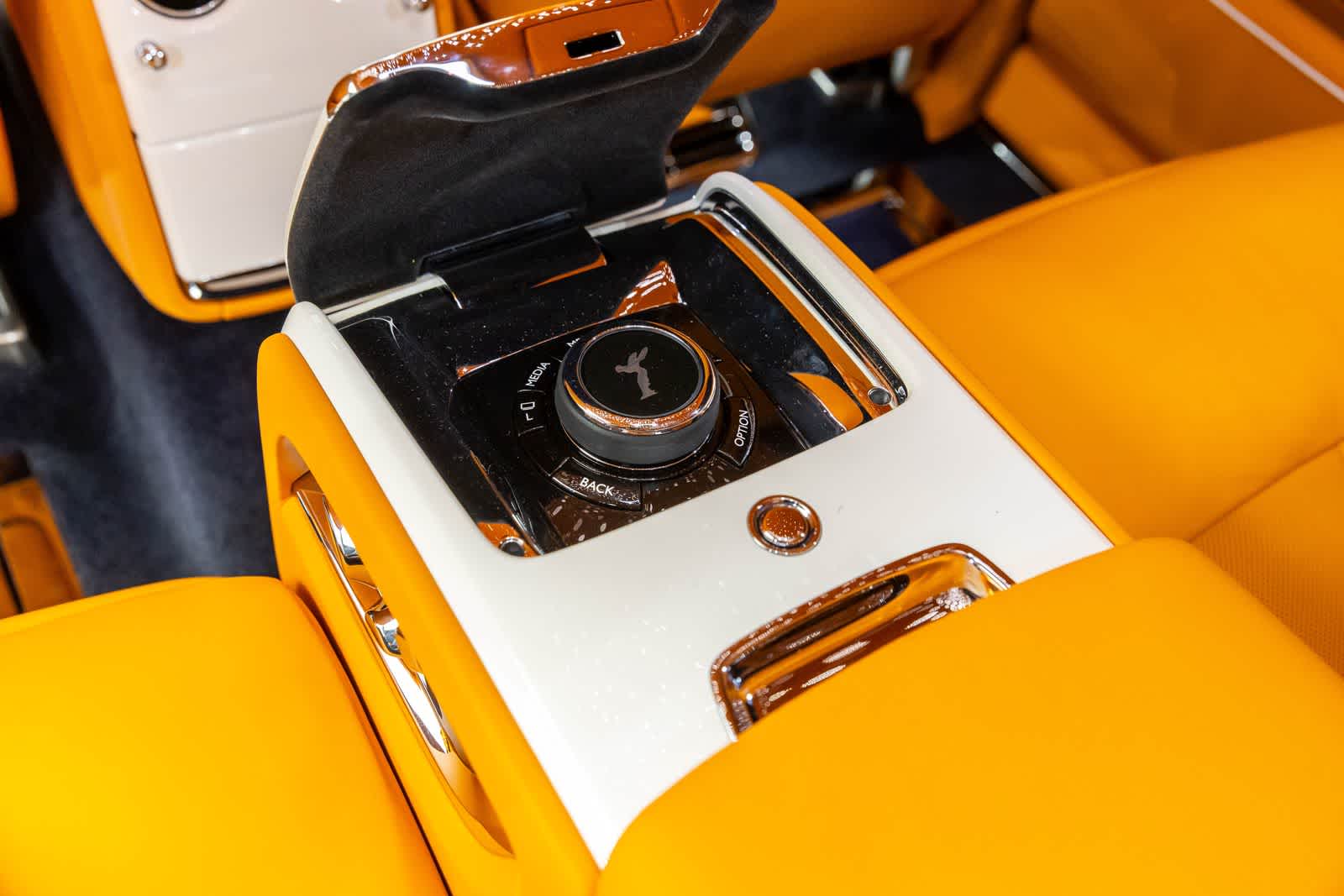 Thumbnail: 2023 Rolls-Royce Phantom - 29