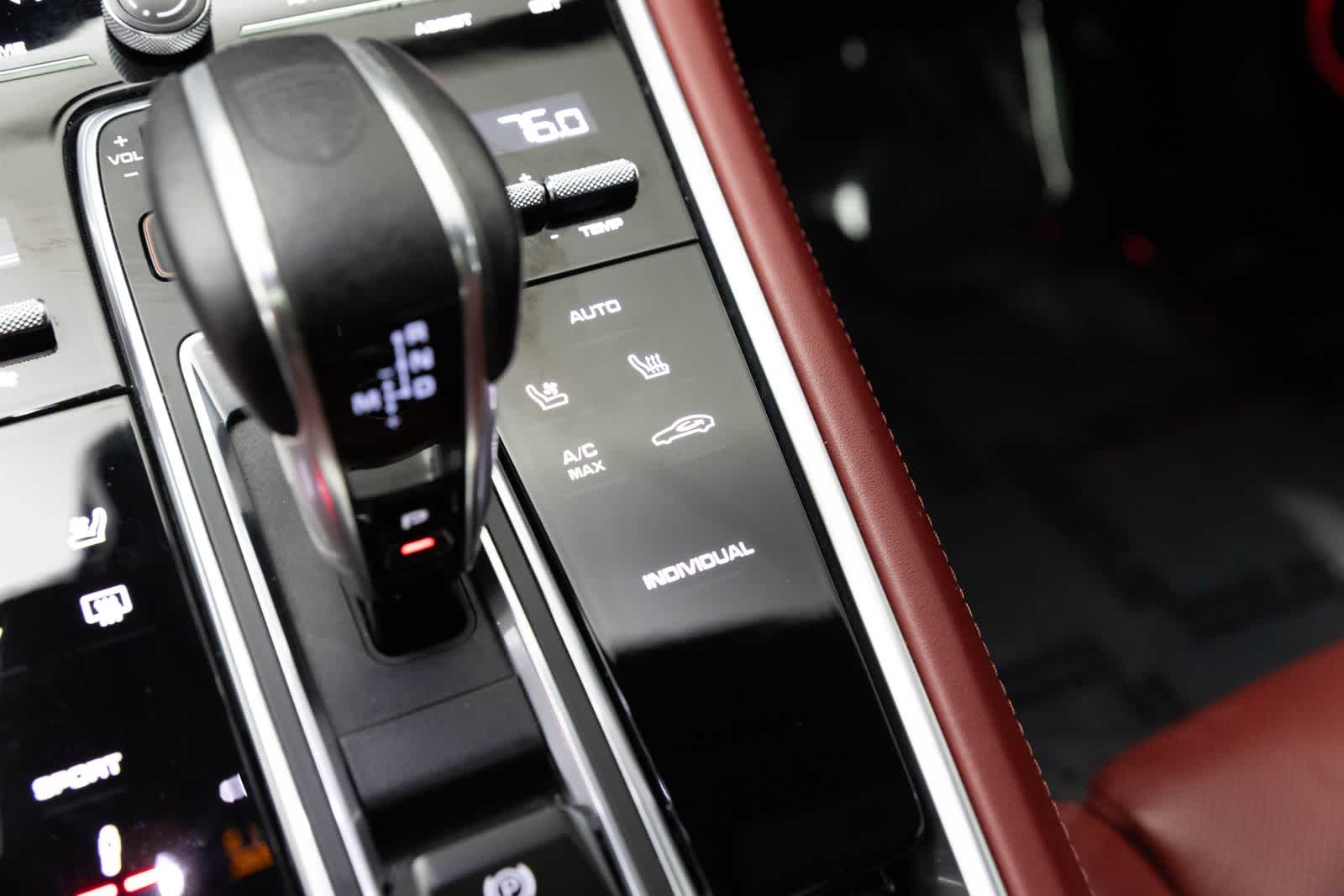 Thumbnail: 2023 Porsche Panamera - 41