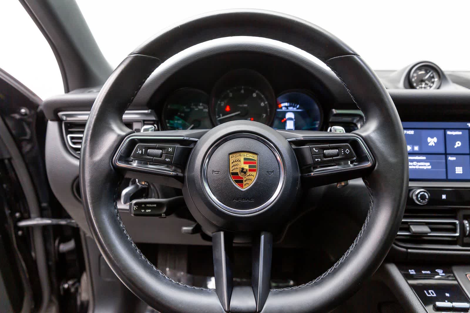 Thumbnail: 2022 Porsche Macan - 13