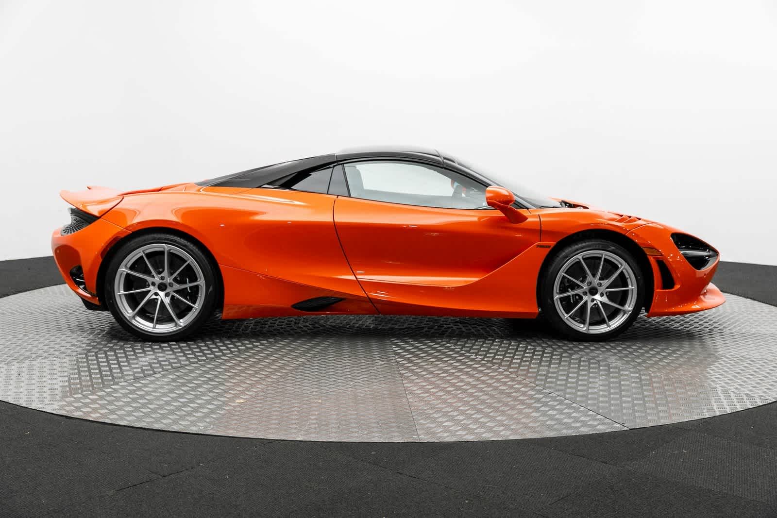 Thumbnail: 2025 Mclaren 750S - 38