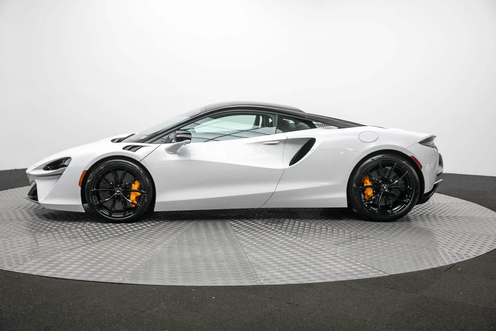 Thumbnail: 2024 Mclaren Artura - 3