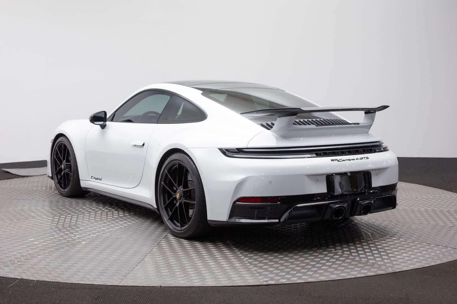 Thumbnail: 2025 Porsche 911 - 4