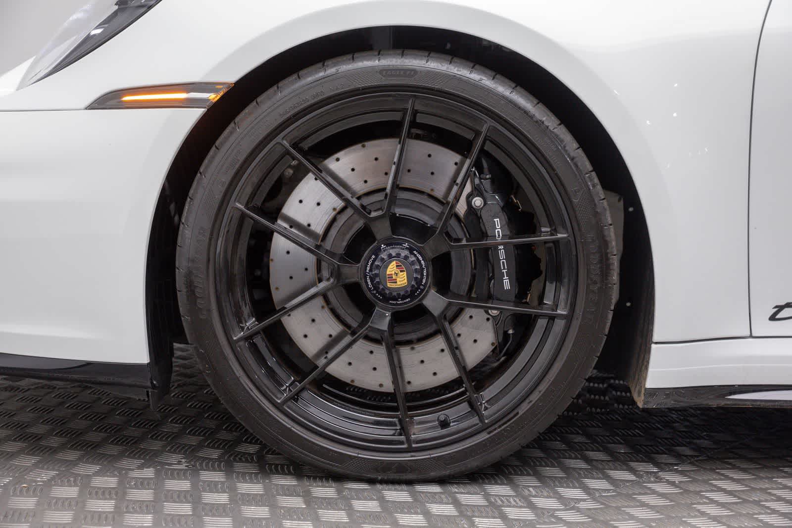 Thumbnail: 2025 Porsche 911 - 8