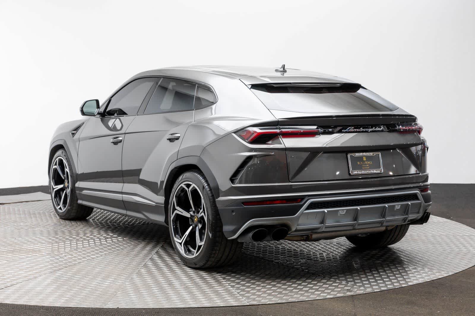 Thumbnail: 2022 Lamborghini Urus - 4