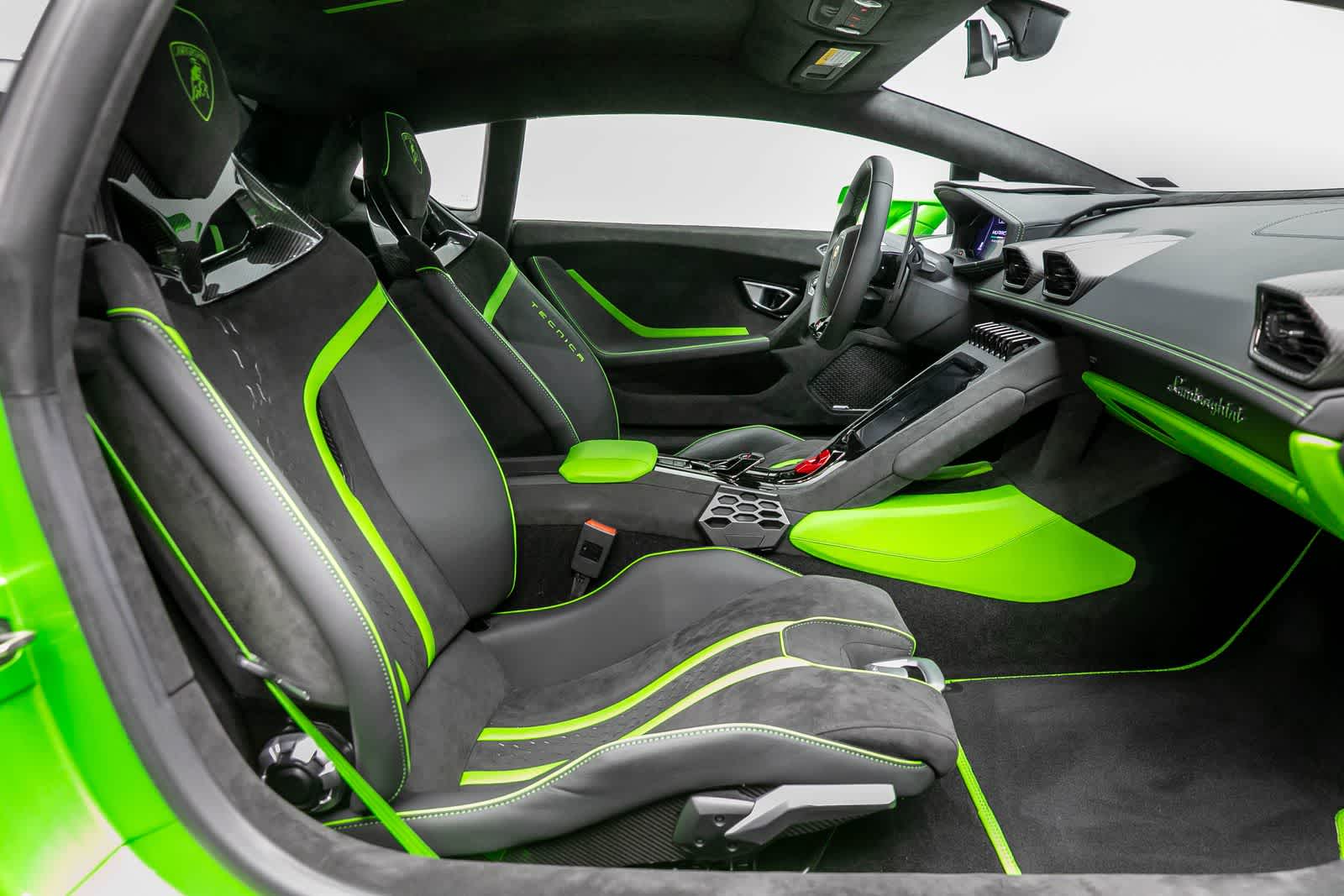 Thumbnail: 2024 Lamborghini Huracan - 12