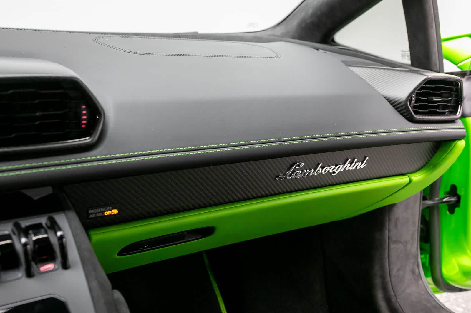 Thumbnail: 2024 Lamborghini Huracan - 34