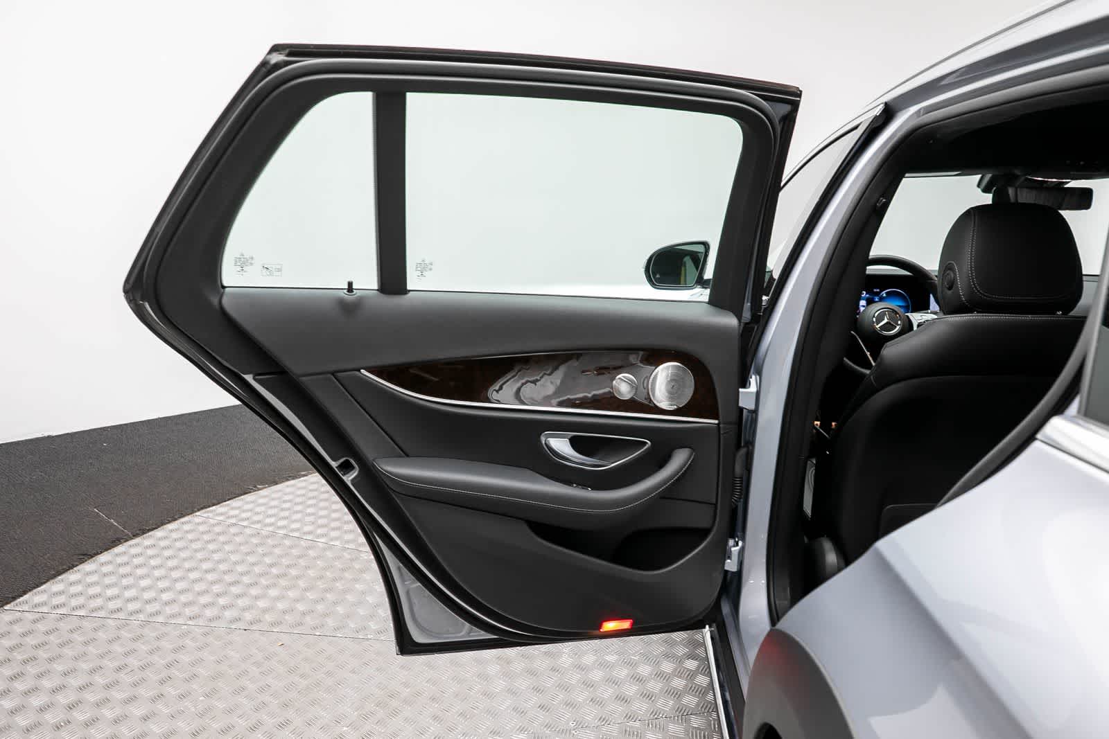 Thumbnail: 2021 Mercedes-Benz E-Class - 33