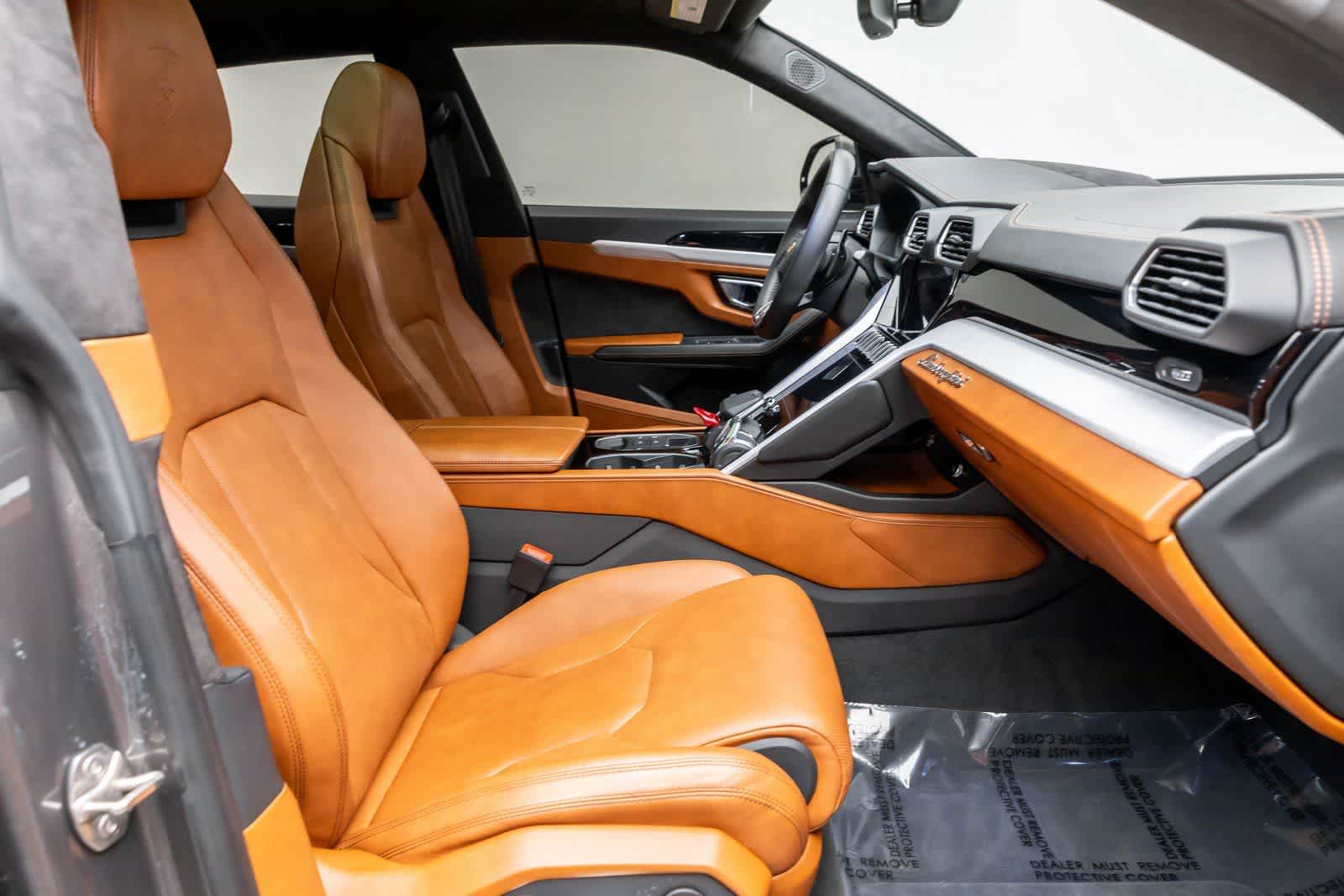 Thumbnail: 2022 Lamborghini Urus - 16