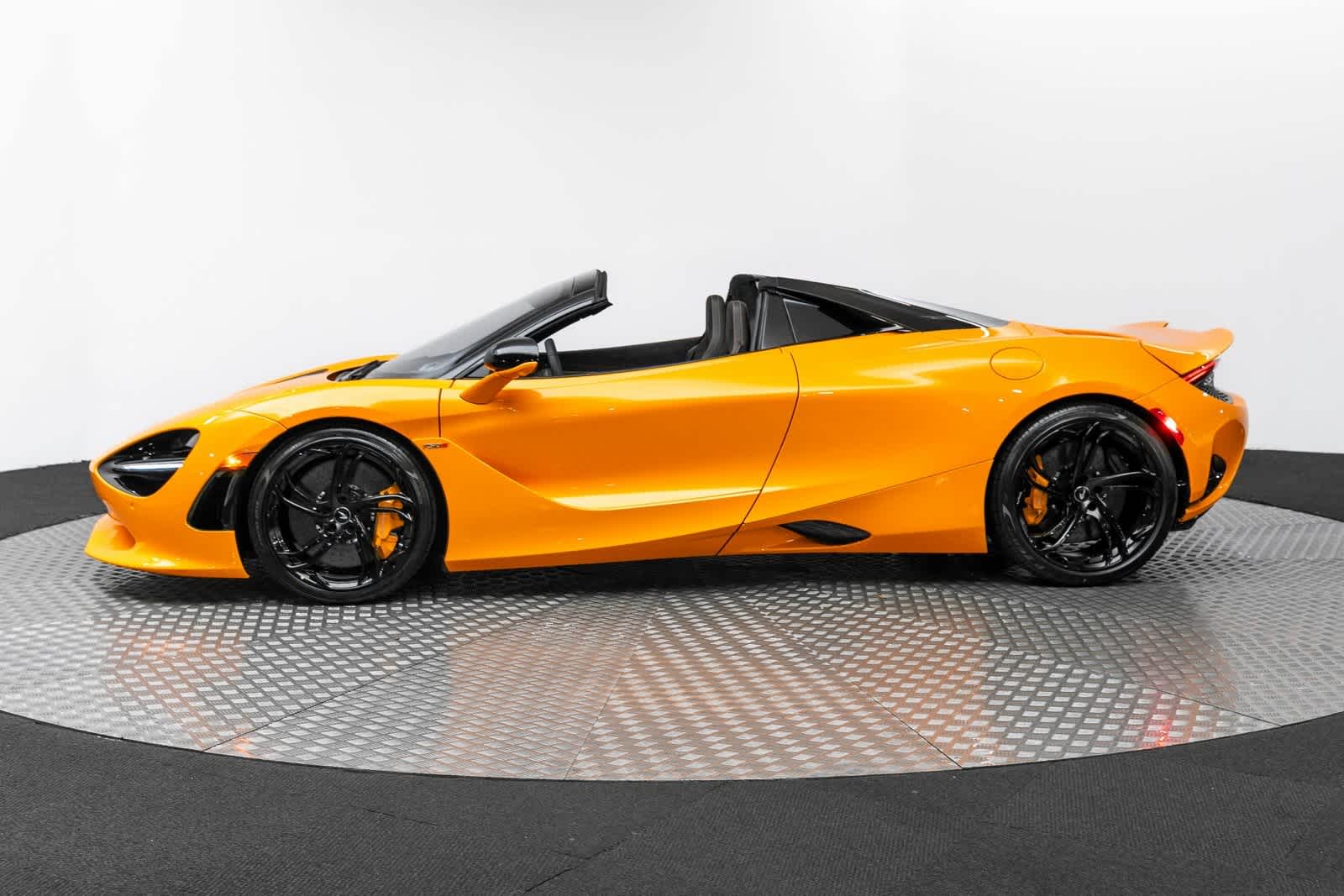 Thumbnail: 2025 Mclaren 750S - 3