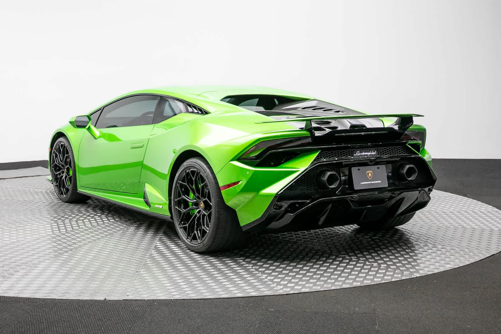 Thumbnail: 2024 Lamborghini Huracan - 4
