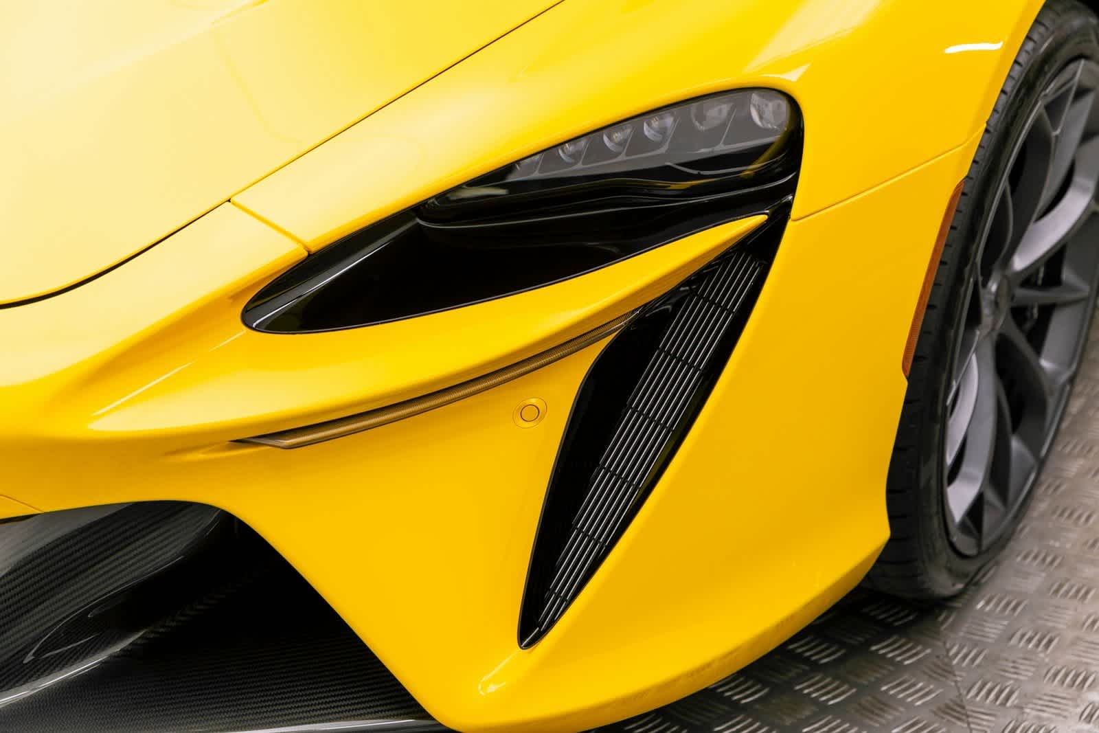 Thumbnail: 2025 Mclaren Artura - 42