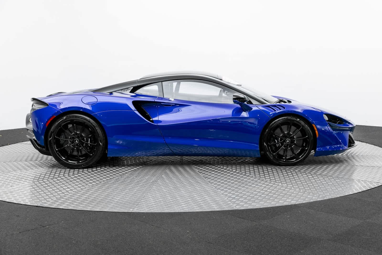 Thumbnail: 2025 Mclaren Artura - 42