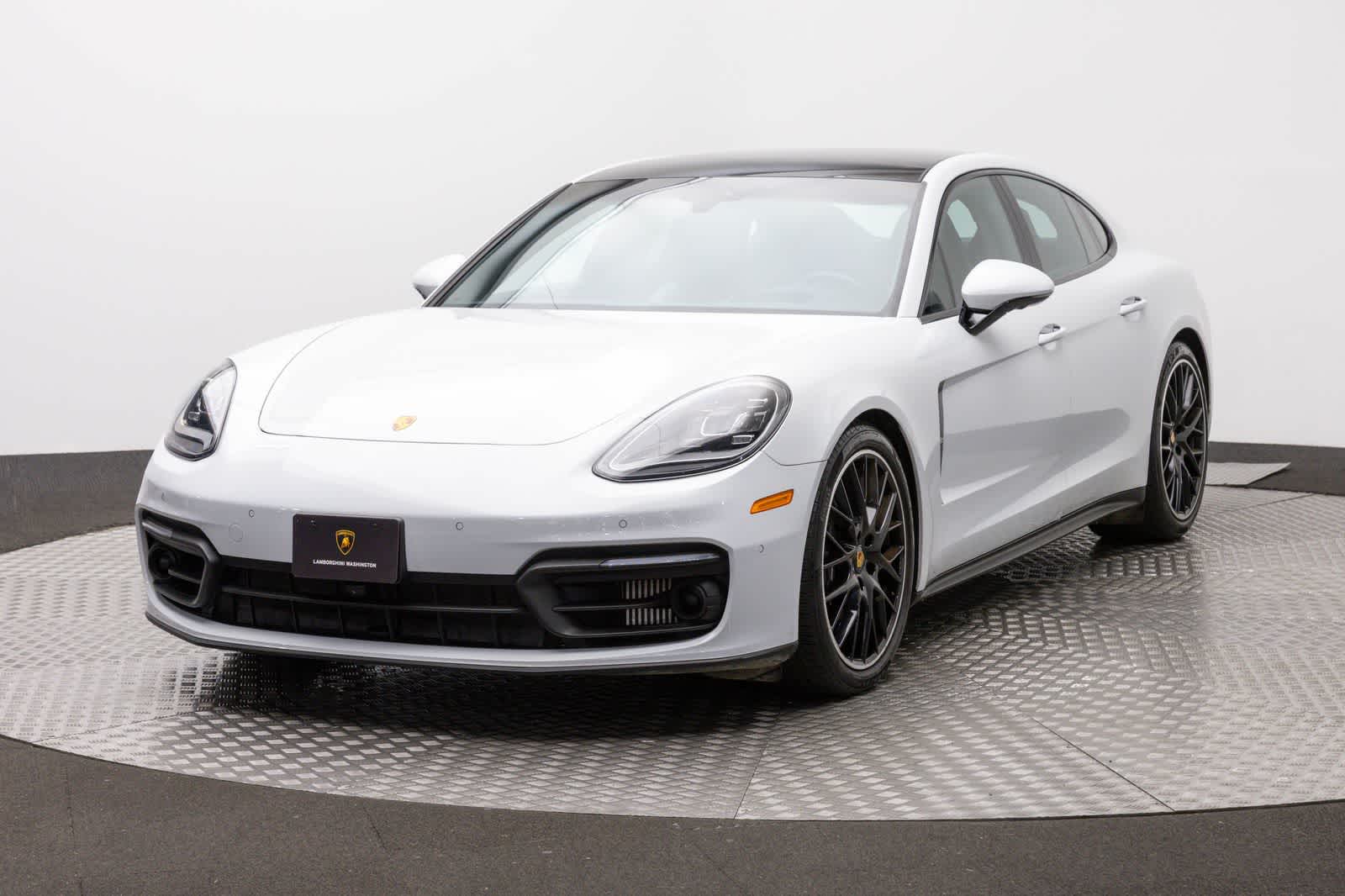 Thumbnail: 2023 Porsche Panamera - 1