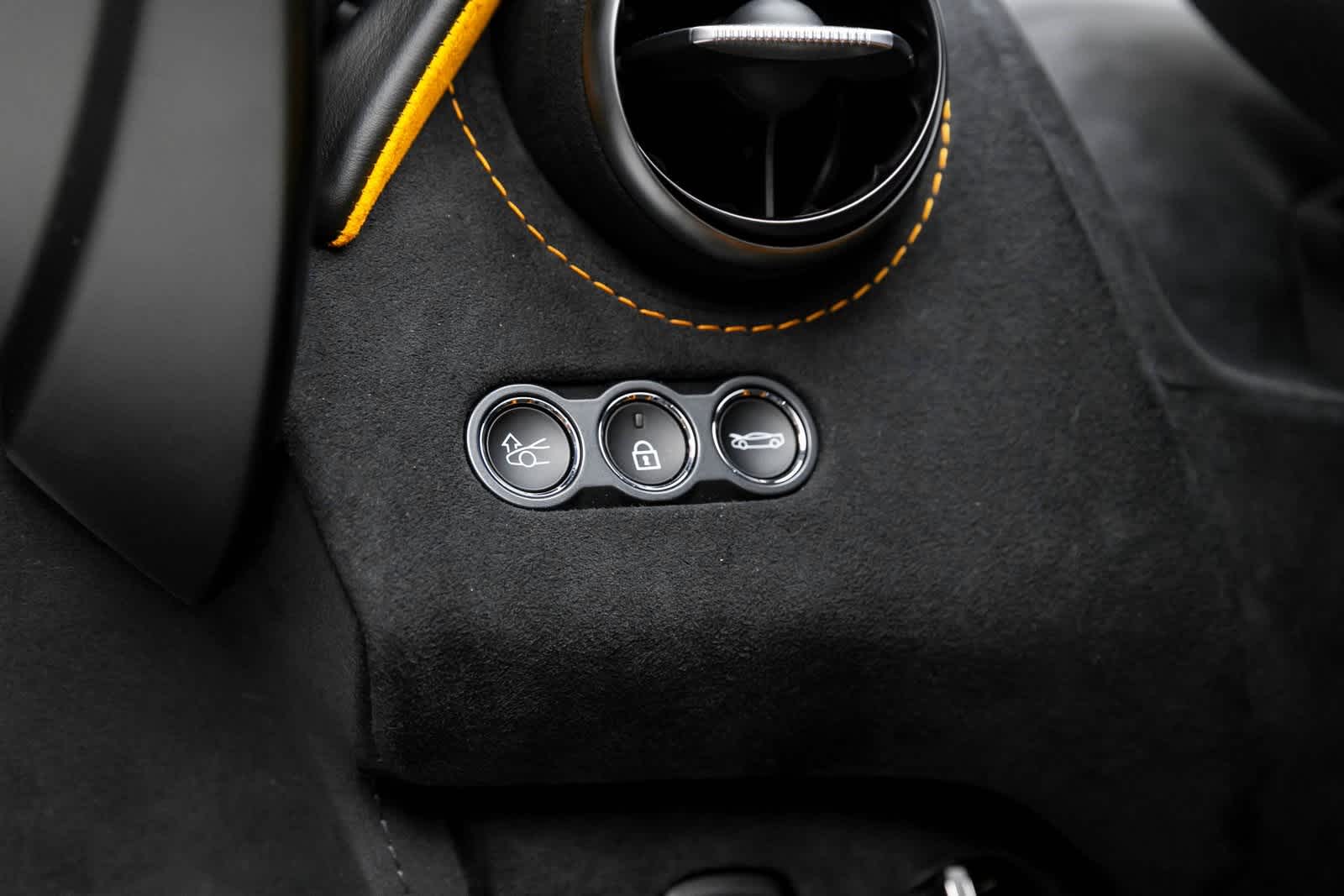 Thumbnail: 2025 Mclaren 750S - 23