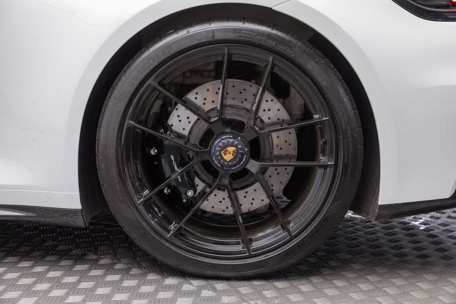 Thumbnail: 2025 Porsche 911 - 43