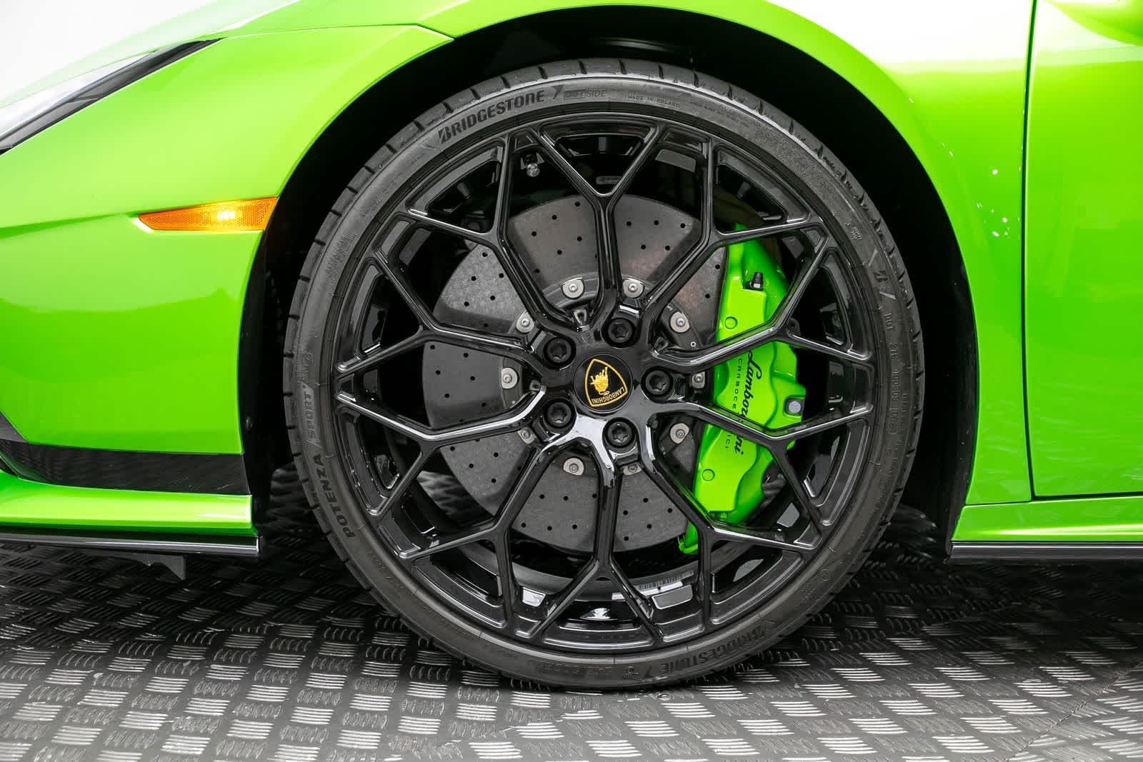 Thumbnail: 2024 Lamborghini Huracan - 8