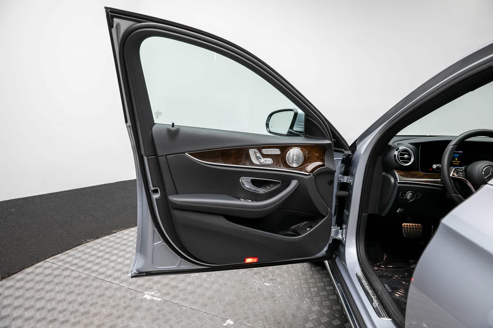 Thumbnail: 2021 Mercedes-Benz E-Class - 22