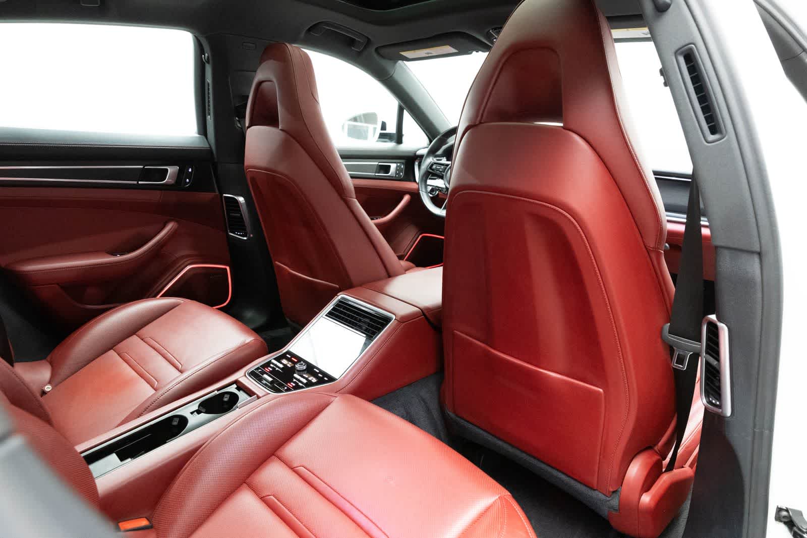 Thumbnail: 2023 Porsche Panamera - 50