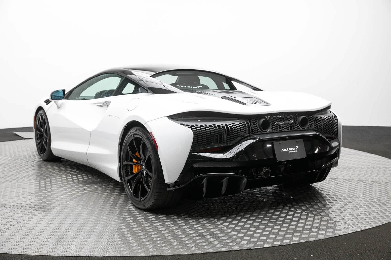 Thumbnail: 2024 Mclaren Artura - 4