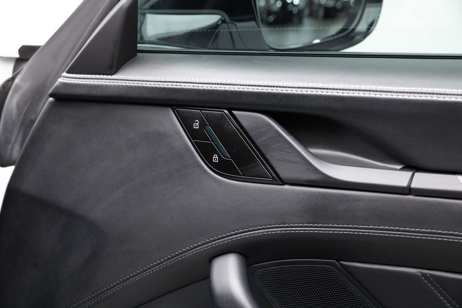 Thumbnail: 2025 Porsche 911 - 37