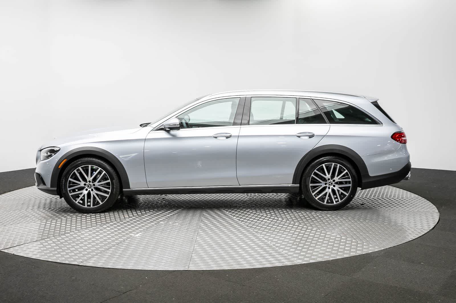 Thumbnail: 2021 Mercedes-Benz E-Class - 3