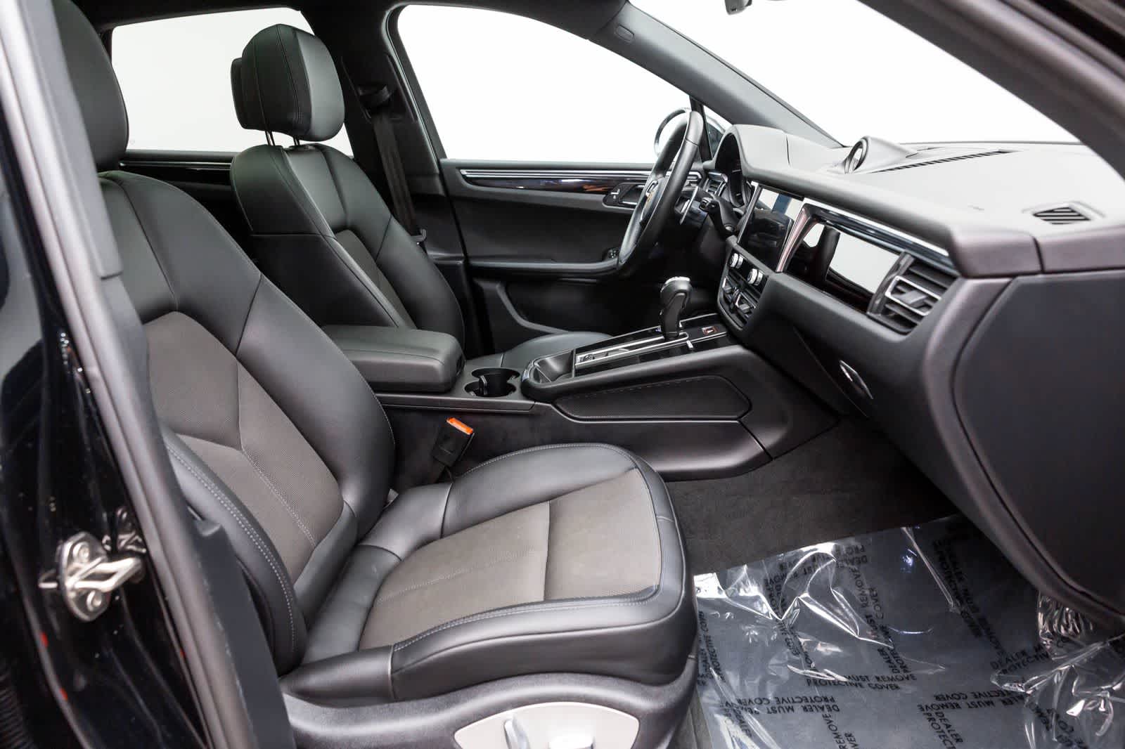 Thumbnail: 2022 Porsche Macan - 12