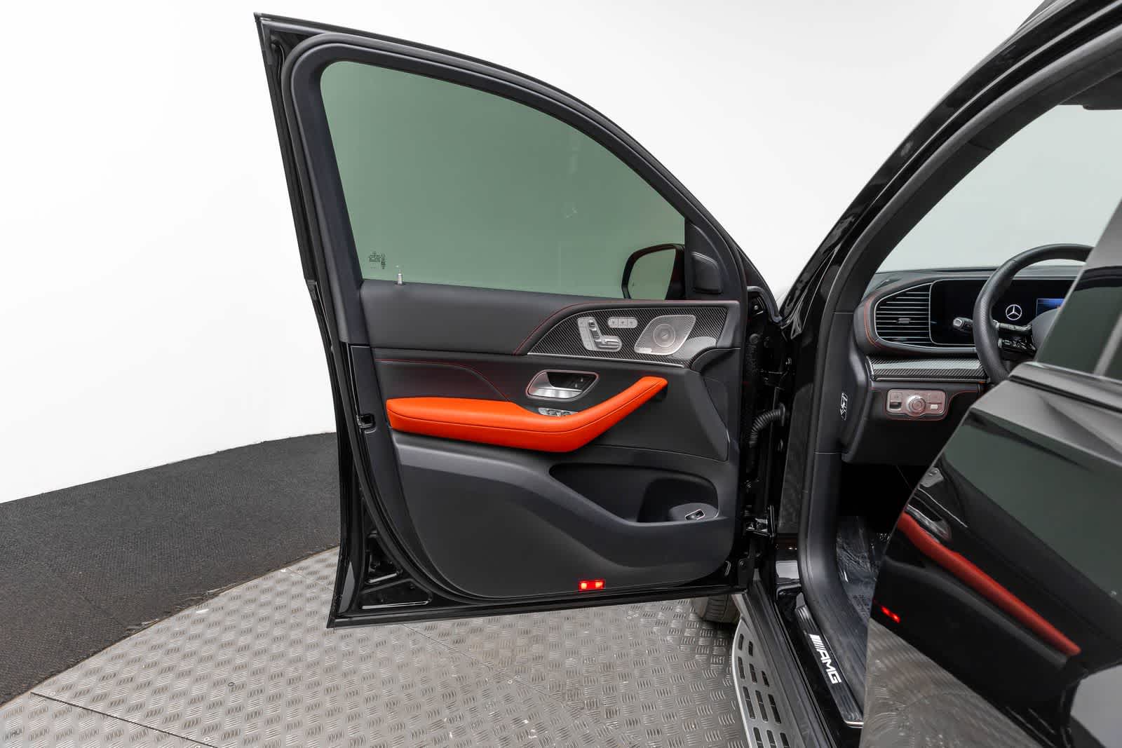 Thumbnail: 2025 Mercedes-Benz GL-Class - 28