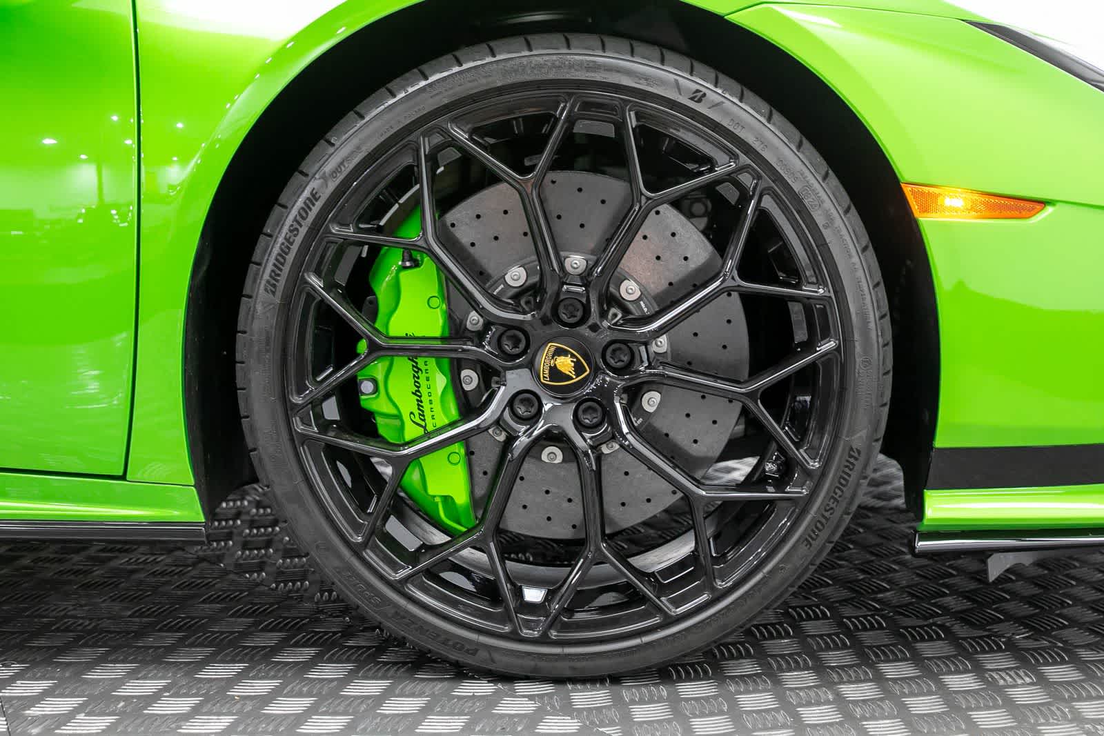 Thumbnail: 2024 Lamborghini Huracan - 46