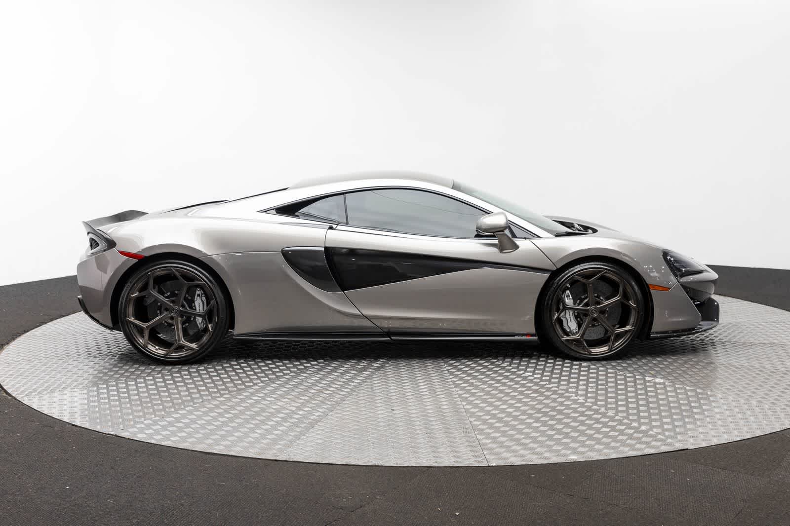 Thumbnail: 2017 Mclaren  - 40