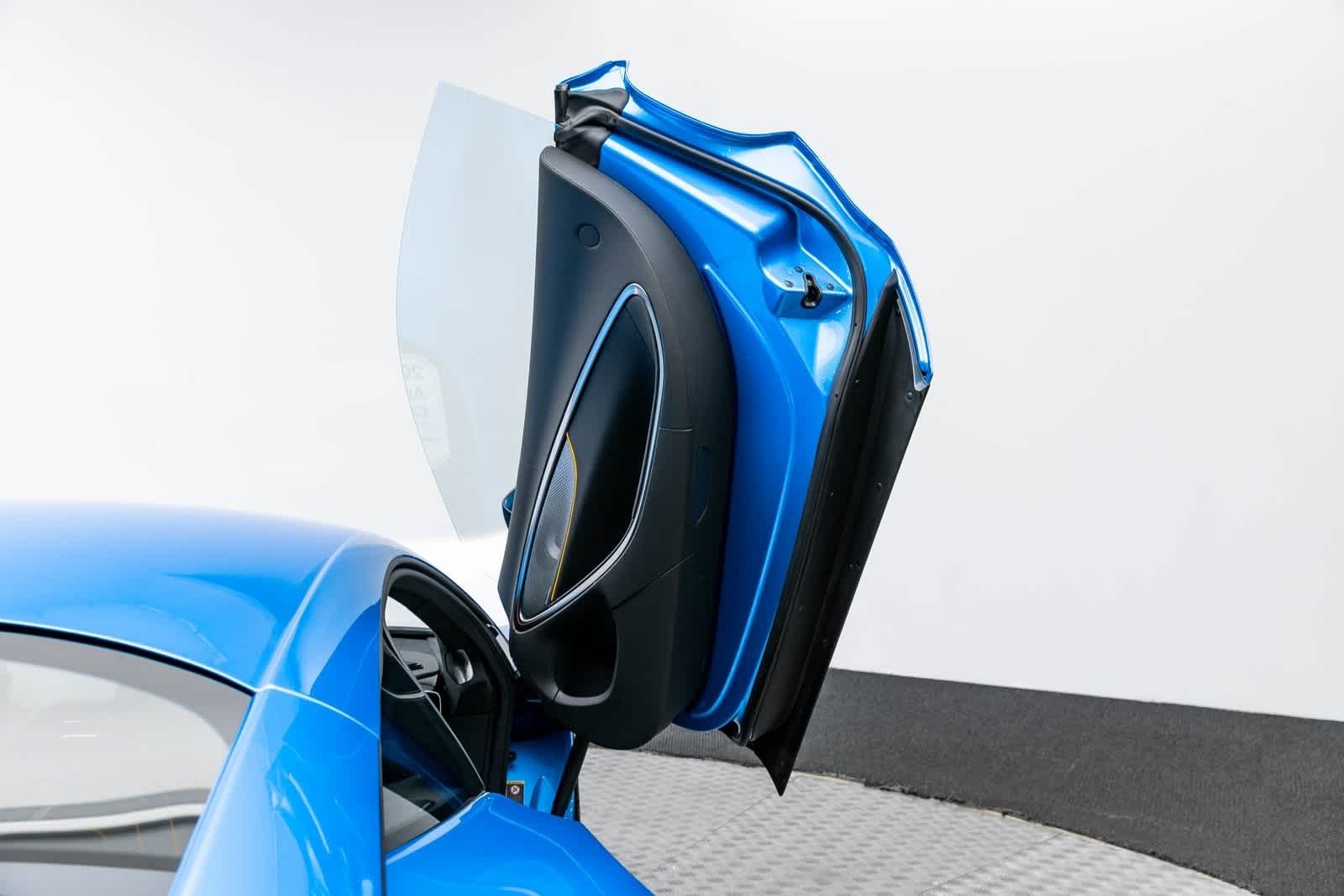 Thumbnail: 2025 Mclaren Artura - 34