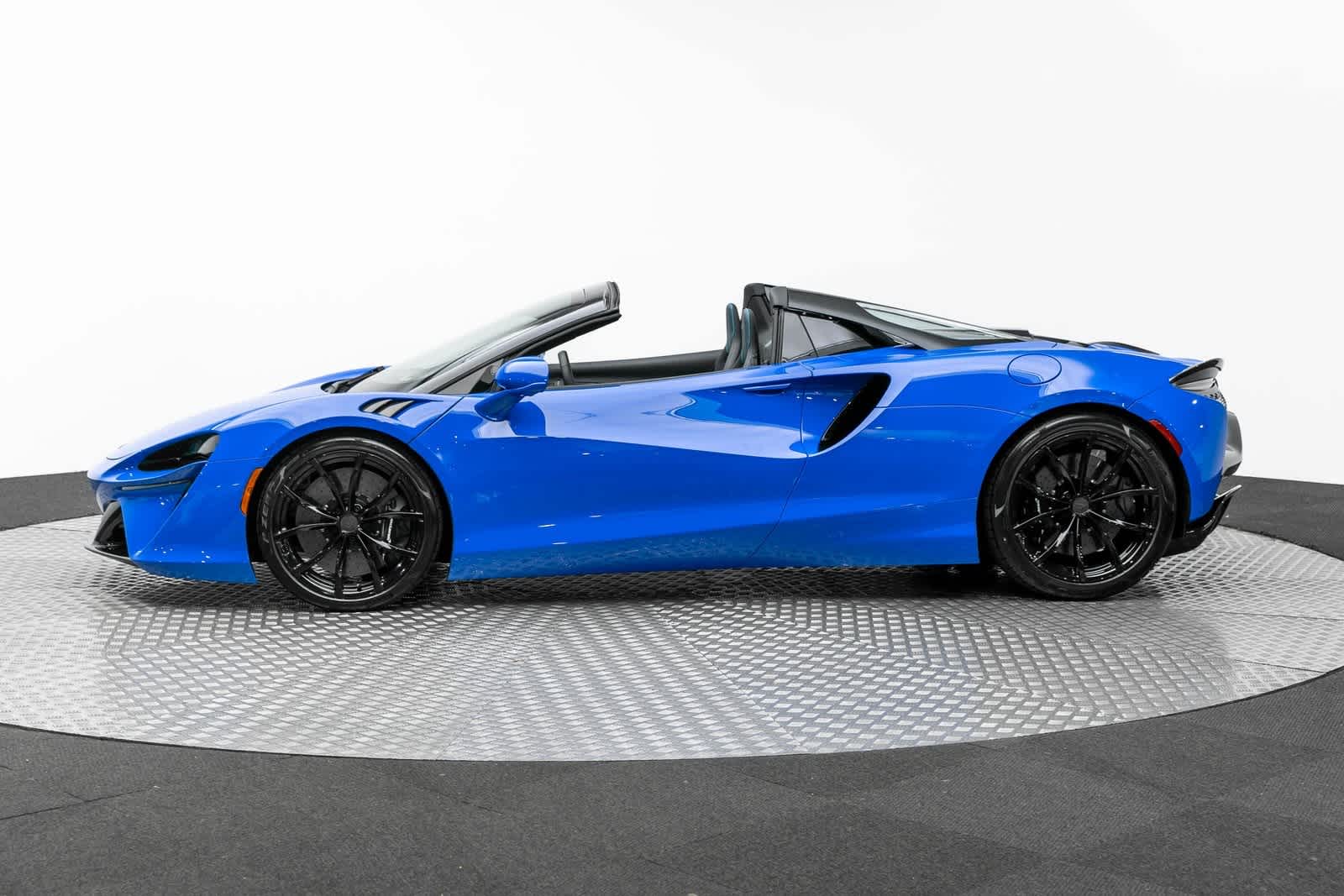 Thumbnail: 2025 Mclaren Artura - 3
