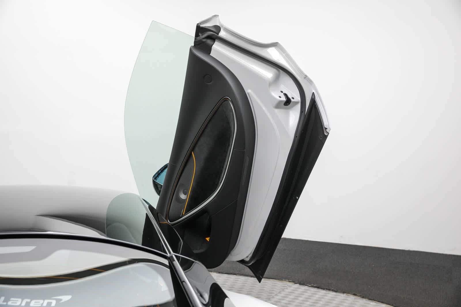 Thumbnail: 2024 Mclaren Artura - 28
