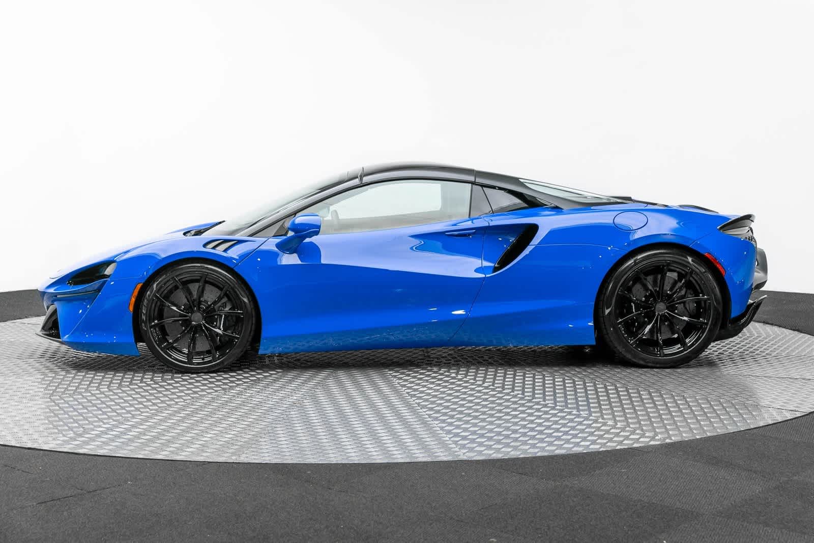 Thumbnail: 2025 Mclaren Artura - 22