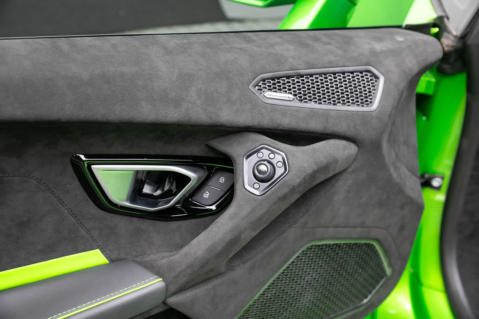 Thumbnail: 2024 Lamborghini Huracan - 22