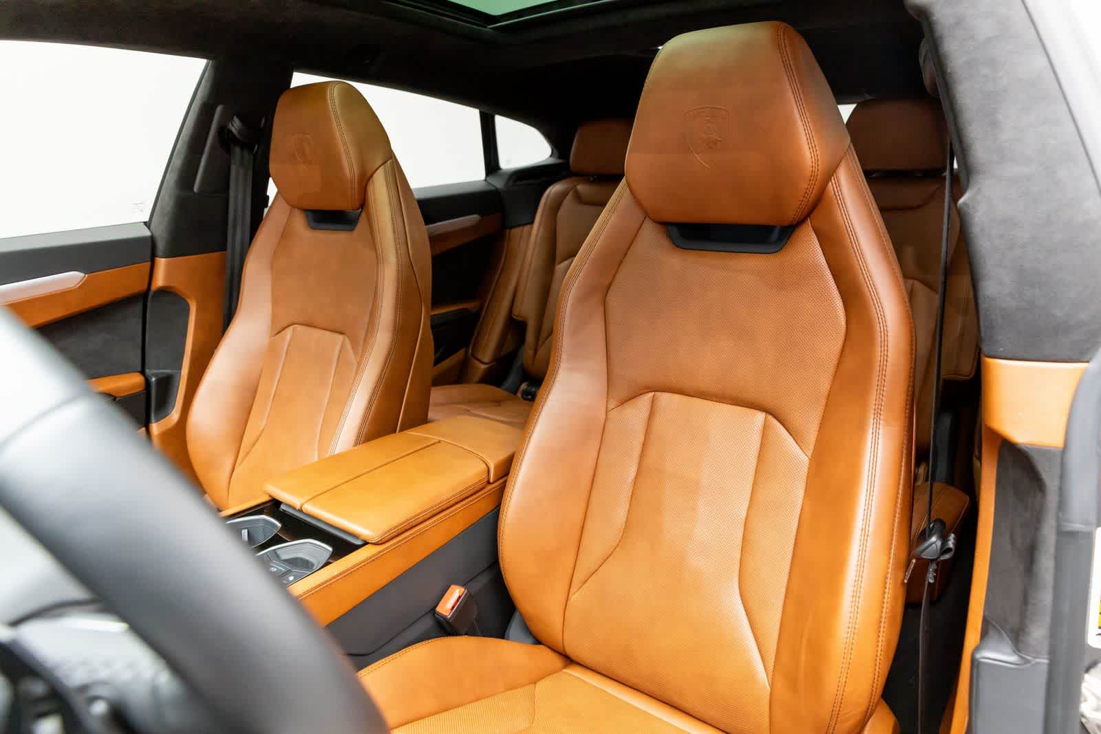 Thumbnail: 2022 Lamborghini Urus - 10