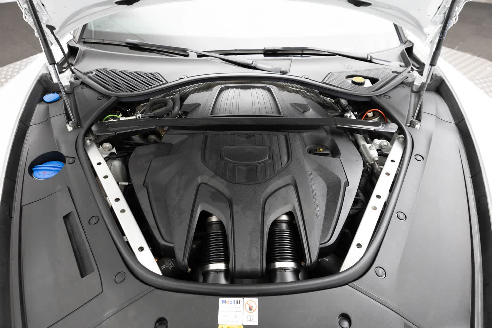 Thumbnail: 2023 Porsche Panamera - 9
